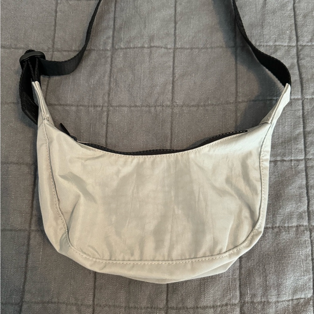 NWOT Baggu Mini Nylon Crescent Bag
